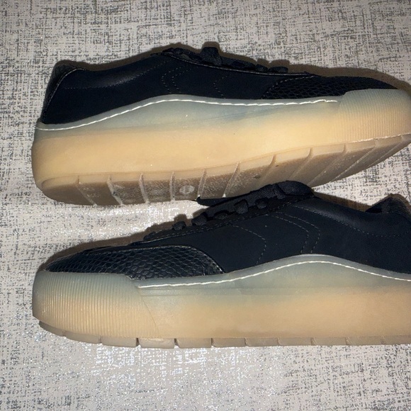 Dr. Scholl's Women's Time Off Win Platform Sneakers - Picture 11 of 16